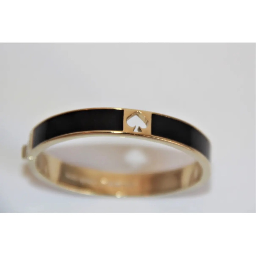 KATE SPADE Hole Punch Spade Enamel Hinged Bangle Bracelet - Gold/Black - Picture 7 of 15